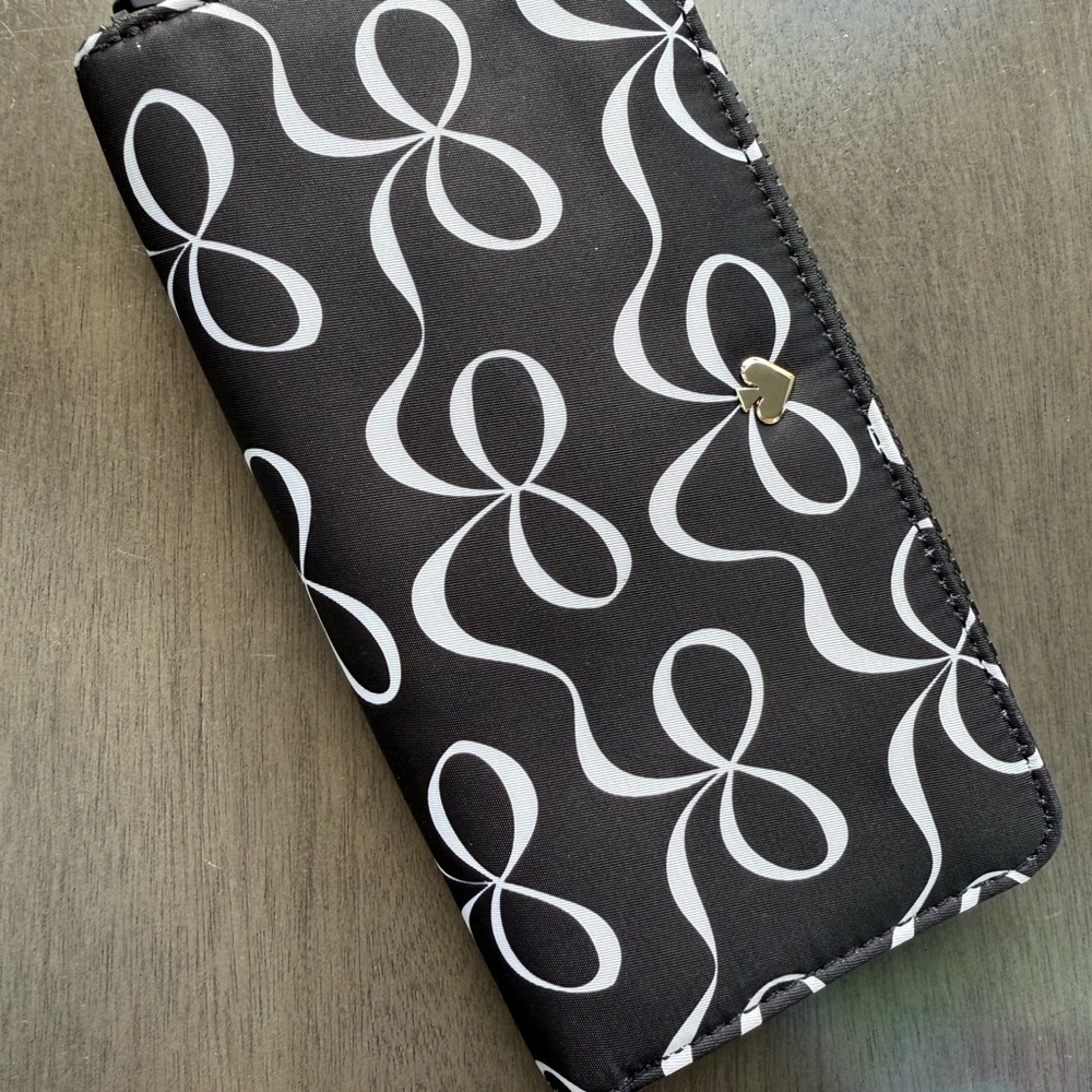 Kate Spade Black and White Floral Wallet
